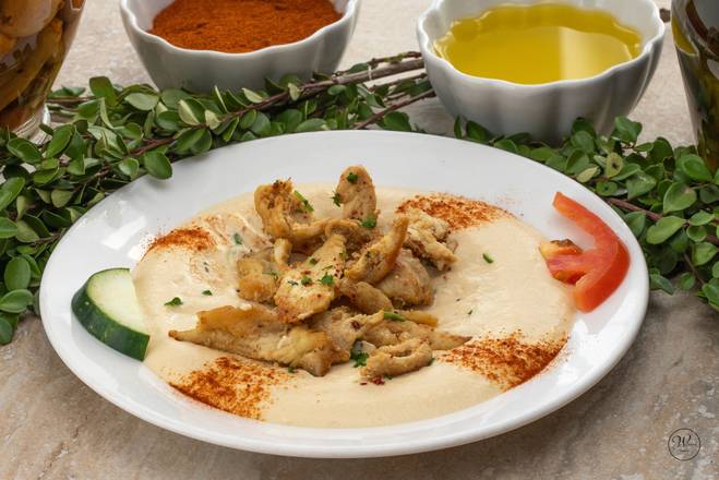 Hummus with chicken shawarma