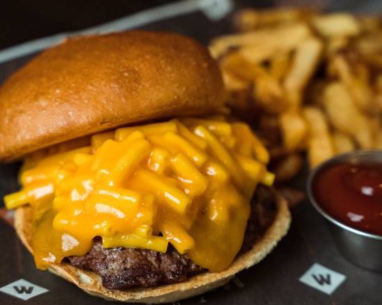 Mega Macaroni Burger
