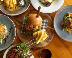 Chapman Taylor Cafe & Inn