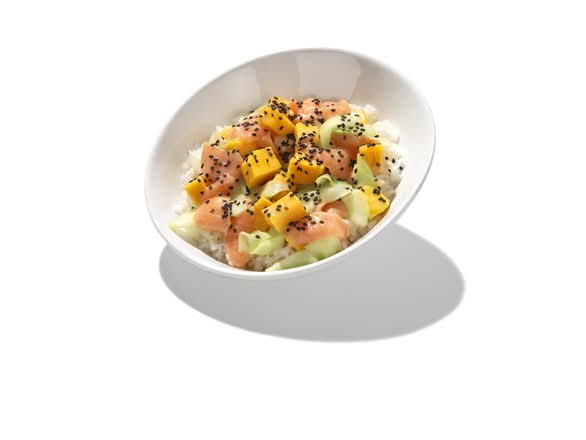 Donburi de Salmón Tropical