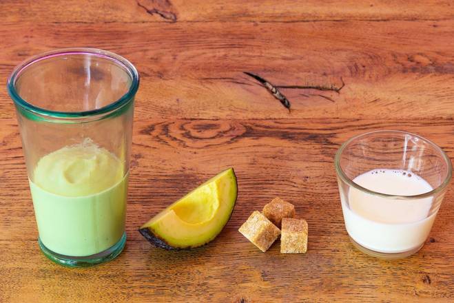  Fresh Avocado Milkshake - Homemade & Made à la Minute