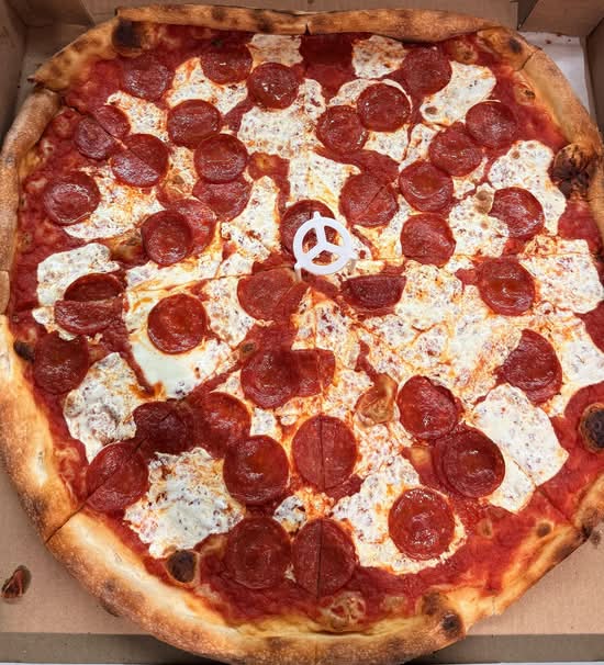Fresh Mozzarella Pie with One Topping