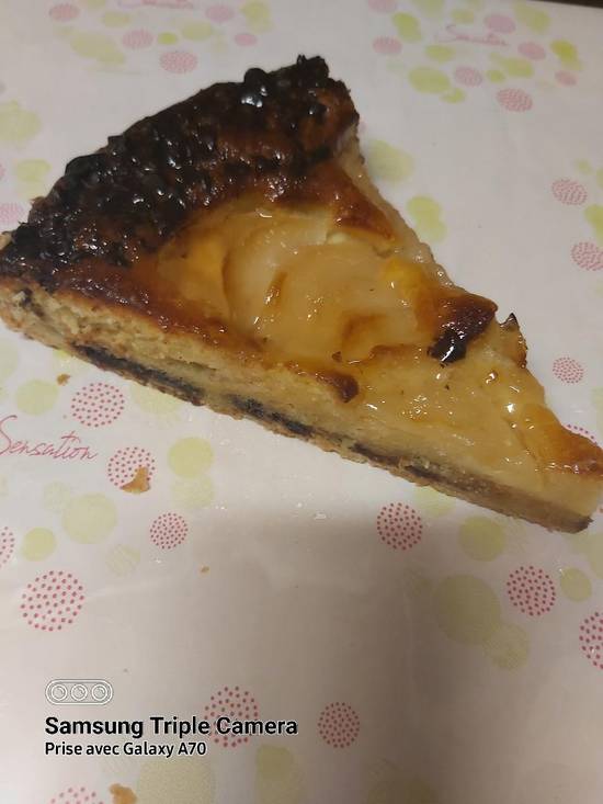 Tarte poire chocolat coupée