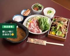 馬すじカレー＆馬肉桜鍋　三本松