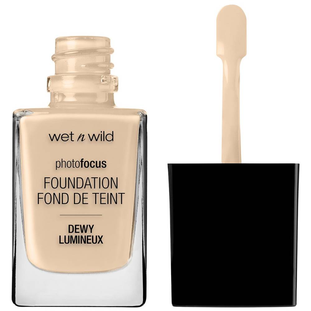 wet n wild Photo Focus Dewy Foundation, Porcelain (0.29 oz)