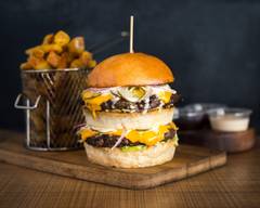 Black Burger & Bratwurst Bar