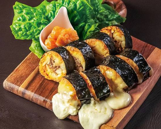 辛々牛ホルモンチーズキンパ Spicy Beef Offal Cheese Gimbap