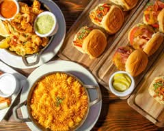 Harlem Tavern (2153 Frederick Douglass Boulevard)