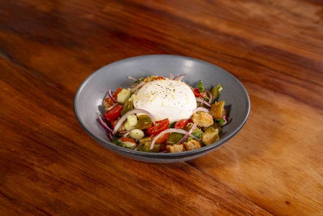 Burrata con jitomate multicolor