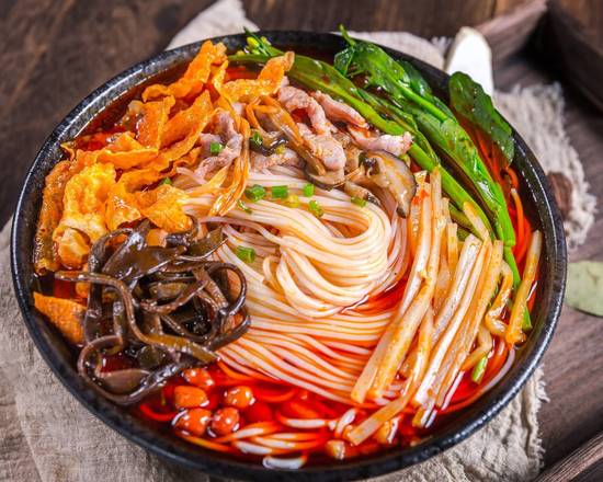 柳州螺蛳粉 ルオスーフェン LIUZHOU noodlesのメニューを配達| Uber Eats