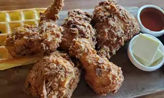 Chuck's Chicken & Waffles (3959 Wilshire Blvd)