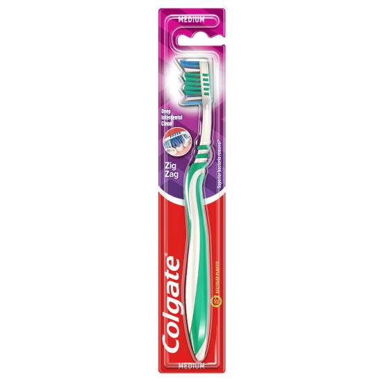 Colgate Medium, Zigzag Toothbrush