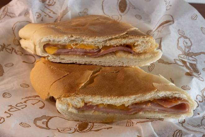 Sandwich jamon y queso