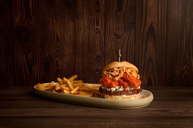 Buffalo Wing Burger*