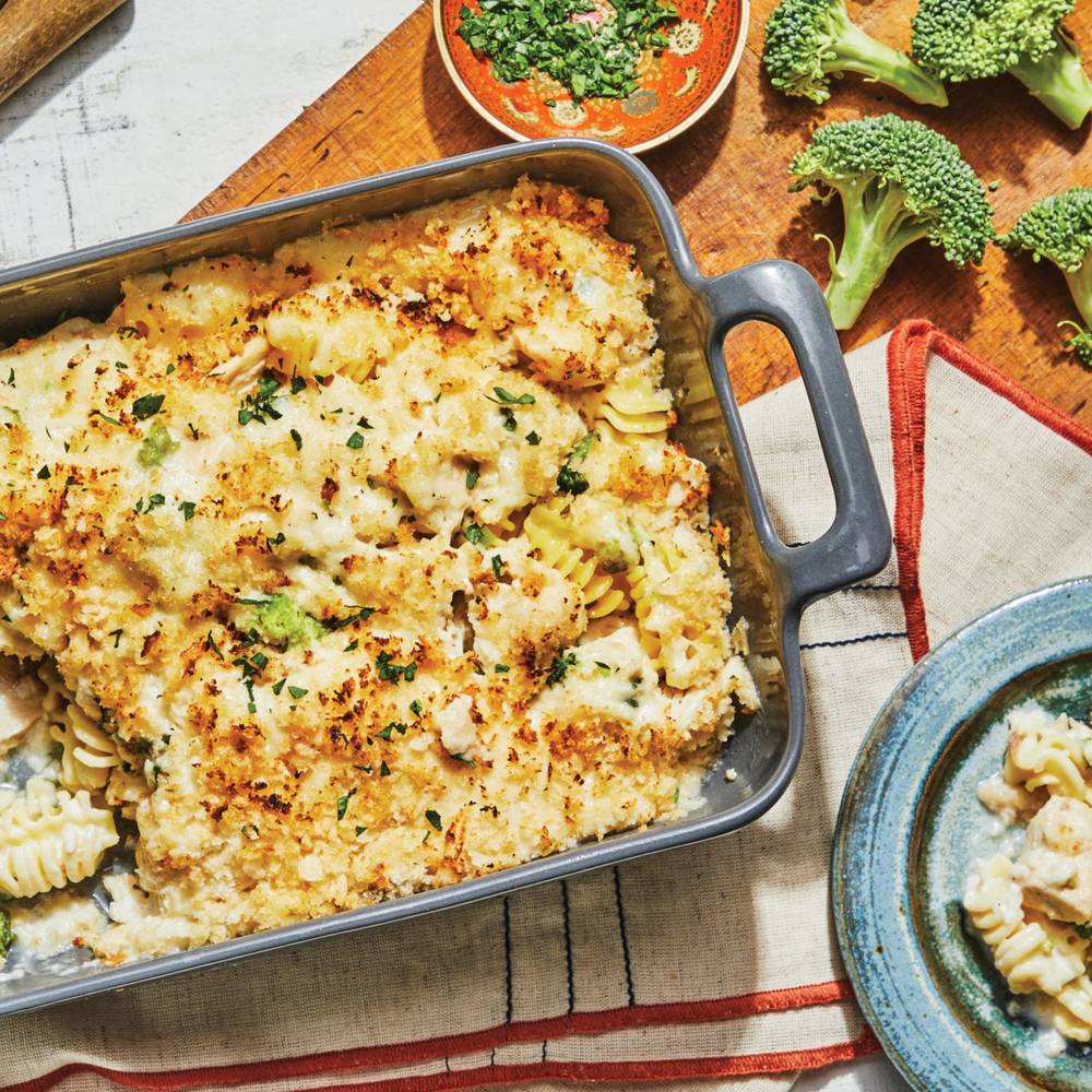 M&M Food Market · Chicken & Broccoli Pasta Bake (907g)