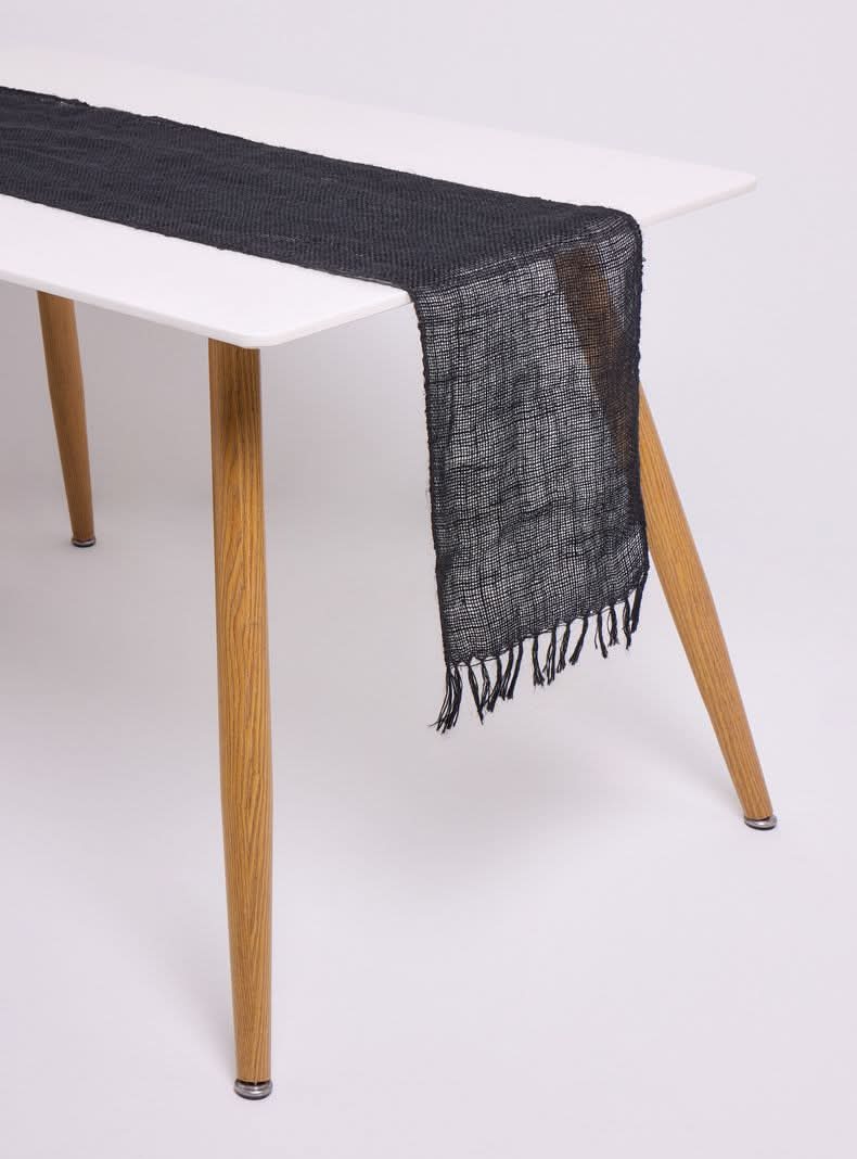 Alaniz Home · Camino de mesa - 230-240x35 cm - Negro