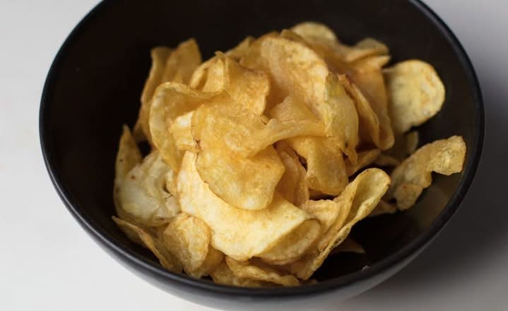 Cheddar & Onion Crisps