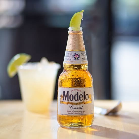 Modelo, 12oz bottle beer (4.4% ABV)