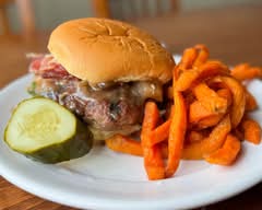 Phoebe's Restaurant (E Genesee St)