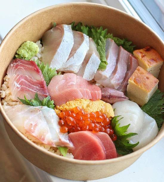 Chirashi (15 pcs)