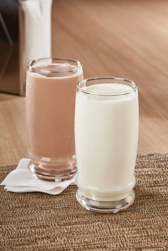 Chocolate Milk (295 Cals)