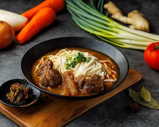 紅燒牛肉麵 Braised Beef Noodle Soup