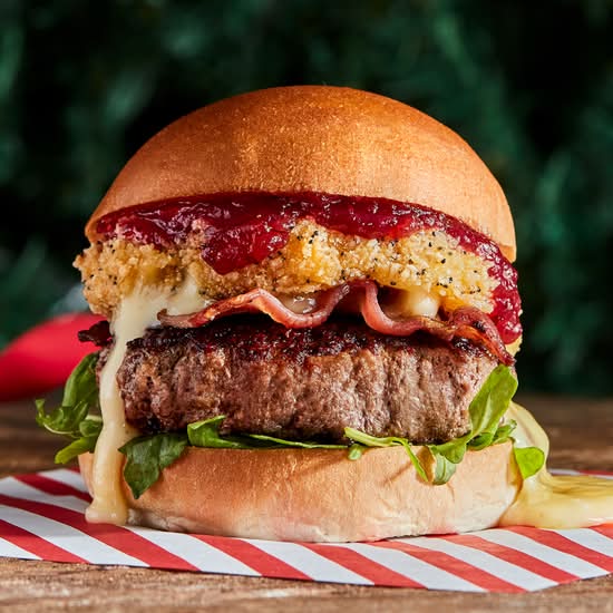 CAMEMBERT BEEF Burger incl. a side