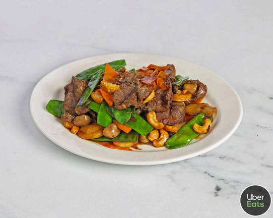 Sliced Beef with Cashew Nuts 腰果牛肉