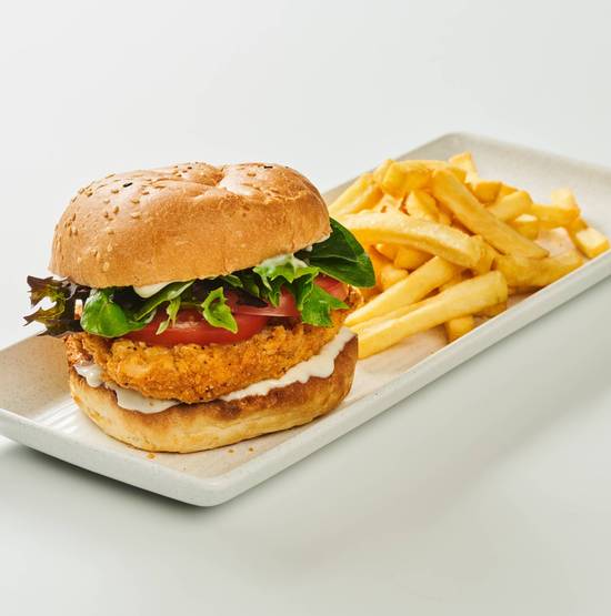 Crispy Chicken Fillet Burger w/ Chips