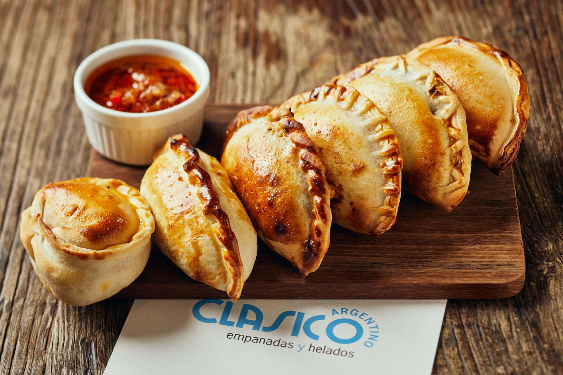 6 EMPANADAS