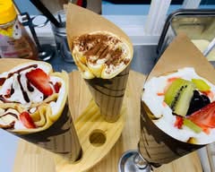 クレープショップハチ　crepe shop hachi