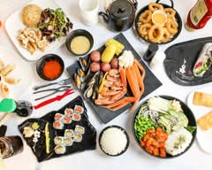 Mad Seafood Boiler and Sushi