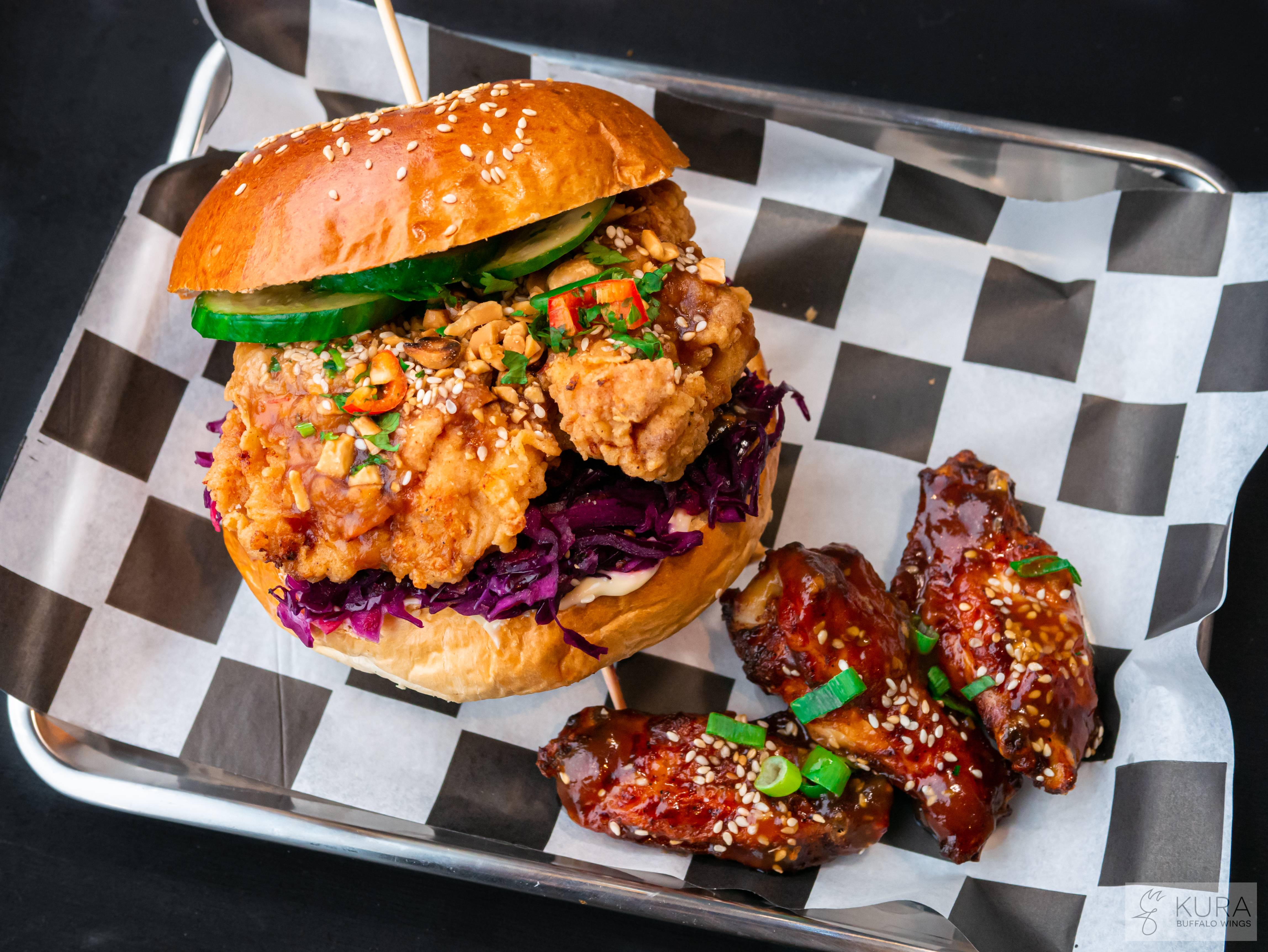 Kanapka Teriyaki 🌶️ + 3 Skrzydła glazura teriyaki