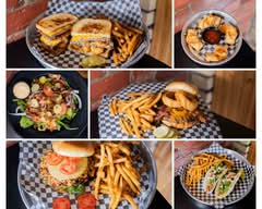 7 West TapHouse (Miller Hill)