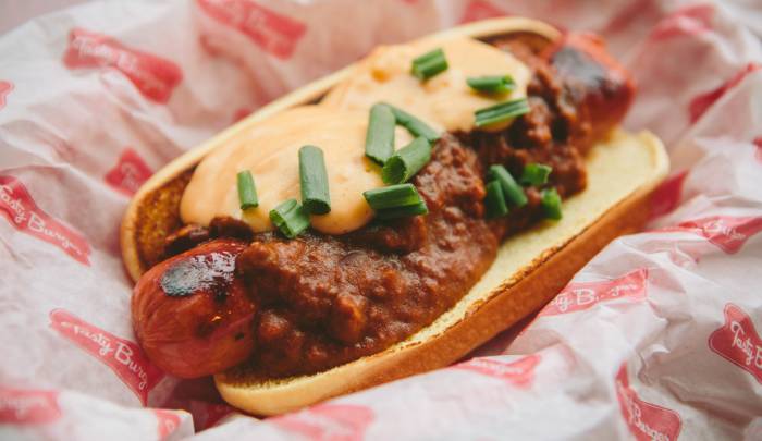 CHILI CHEESE DOG