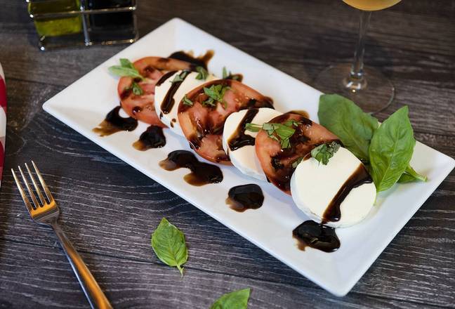 Order Caprese Salad food online from Lindburgers store, Jupiter on bringmethat.com