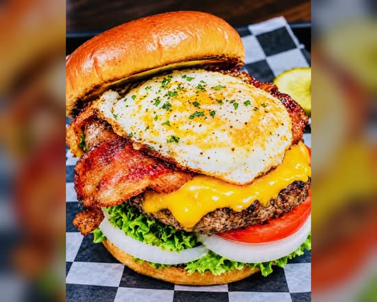 Mustangs Bar & Grill (482 Gardner Street)