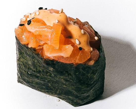 Nigiri gunkan saumon épicé