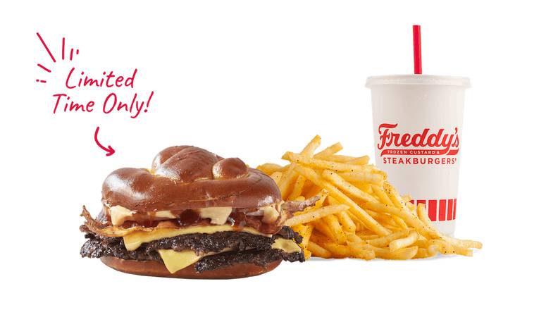 Freddy's Frozen Custard & Steakburgers® TRIPLE STEAKBURGER REVIEW! 🥩🥩🥩🍔