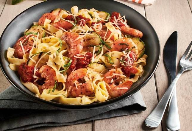 Fettuccini con Camarones Blackened