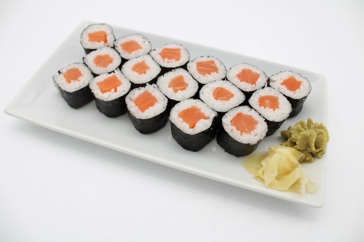 Hoso Maki (Salmon)
