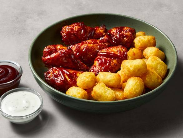 Bulls'-Eye BBQ Wings & Tots Combo