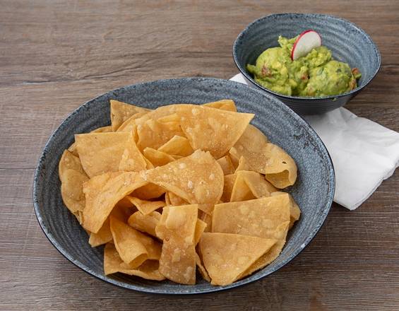 GUACAMOLE & CHIPS