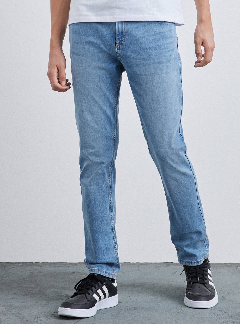 Opposite jeans focalizado sin roturas 1 celeste 't 46