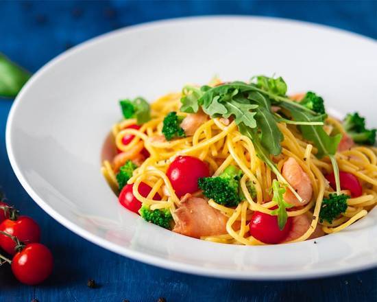 Spaghetti with Salmon and Cherry Tomatoes