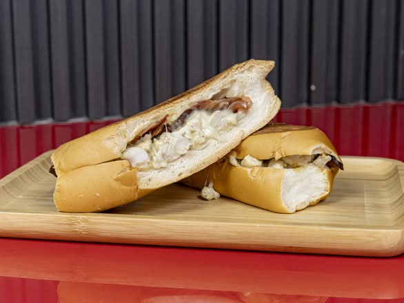 Sándwich pollo-bacon