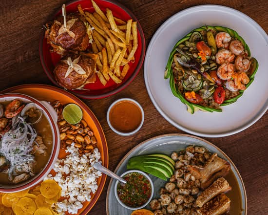 Santana Tasting Lounge (Mitad Del Mundo)