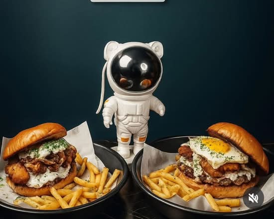 Cosmic Burgers SRL (Santo Domingo)