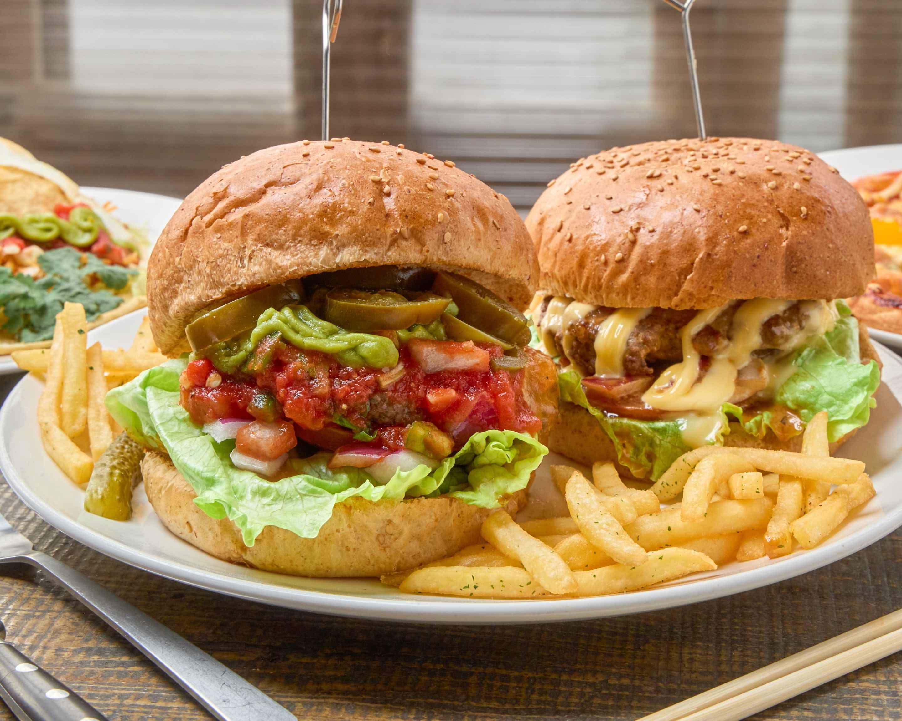 ハンバーガー Cafe Bar Lucky 10の出前・宅配・テイクアウトメニュー