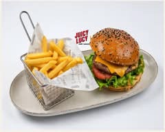 Juicy Lucy Mall Plaza Egaña 🍟🍔 - (Santiago)